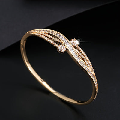 Stylisches und Trendiges Damen Armband mit Zirkonia