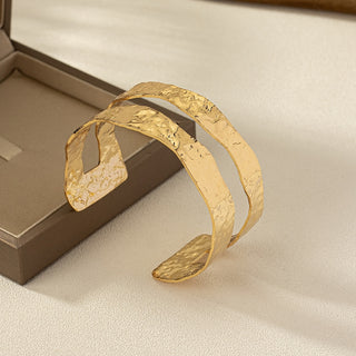 Luxuriöses Statement Goldarmband – Elegant & Vielseitig