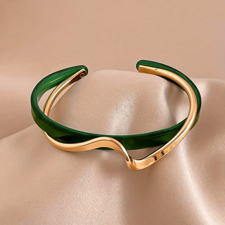 Vergoldetes Wellenförmiges 18K Cuff-Armband – Minimalistische Eleganz