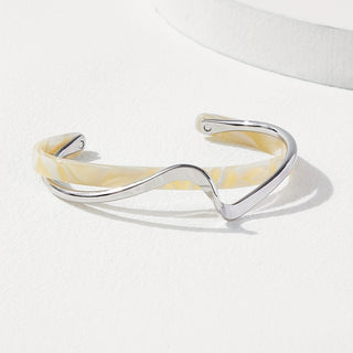 Vergoldetes Wellenförmiges 18K Cuff-Armband – Minimalistische Eleganz