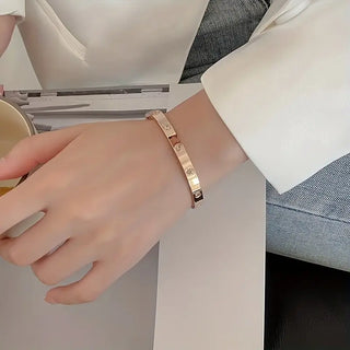 Titanstahl Rhinestone Armreif für Damen, Ovales Gestaltung