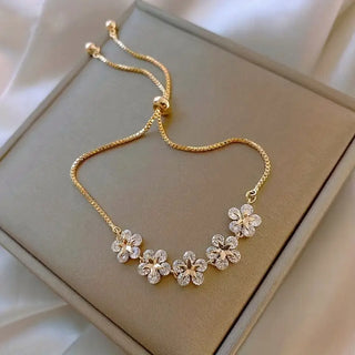 3er-Satz Verstellbares Blumen Perlenarmband mit Zirkonia
