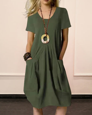Einfarbiges Kleid mit kurzen Ärmeln und Rundhalsausschnitt