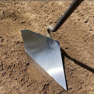 Robuster Handgezogener Gartenpflug aus Manganstahl