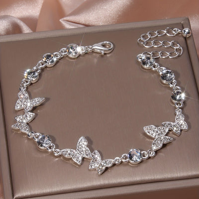 Elegantes Armband mit Strassstein-Schmetterling - Silberplatiertes Hand-Schmuckgeschenk für Damen